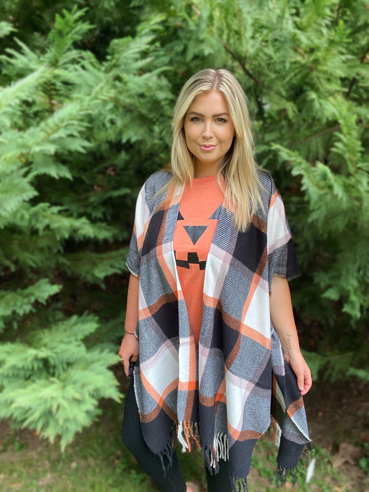 Heart Eyes Jack-O-Lantern Graphic Tee